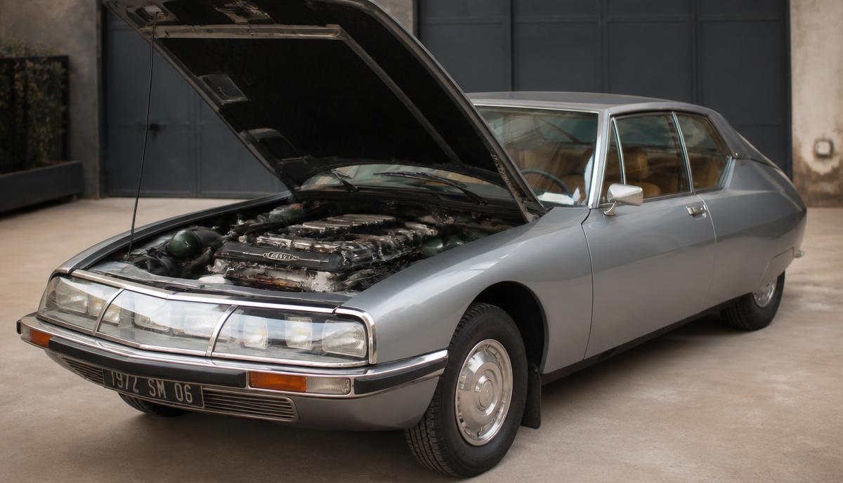 Maseratis V6-motor under motorhuven på en Citroën SM