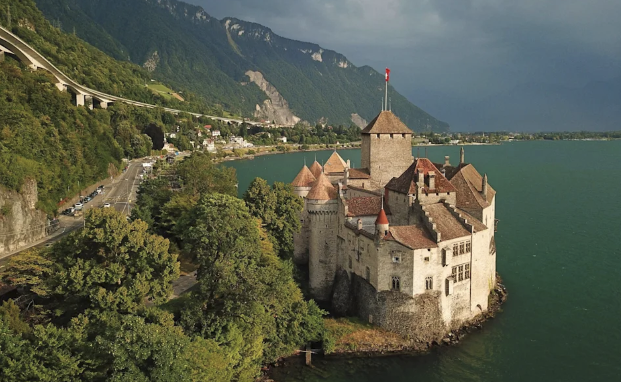 Château de Chillon vid Genèvesjön – ett av Europas mest fotograferade slott.