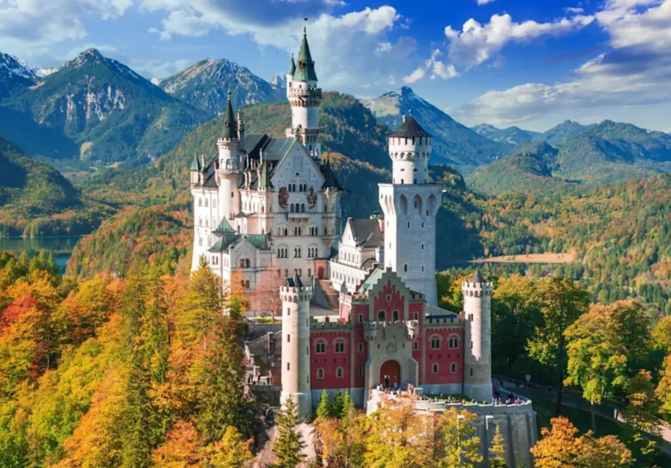 Tio europeiska slott du måste besöka i livet – från Alhambra till Neuschwanstein
