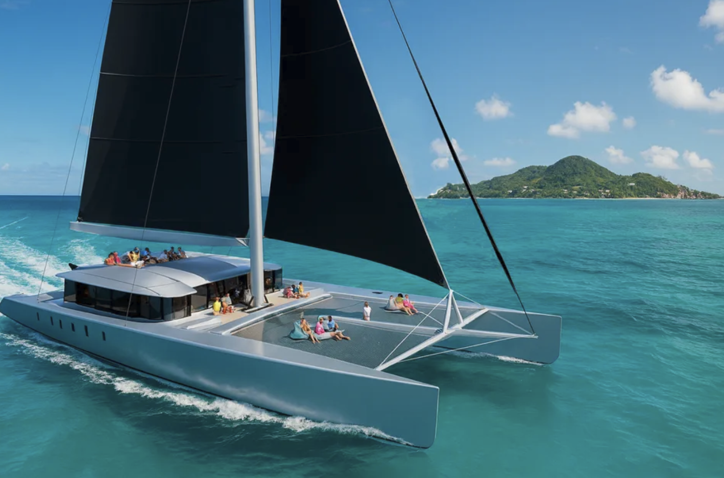 Racingkatamaranen Team Adventure får nytt liv – som lyxig charteryacht