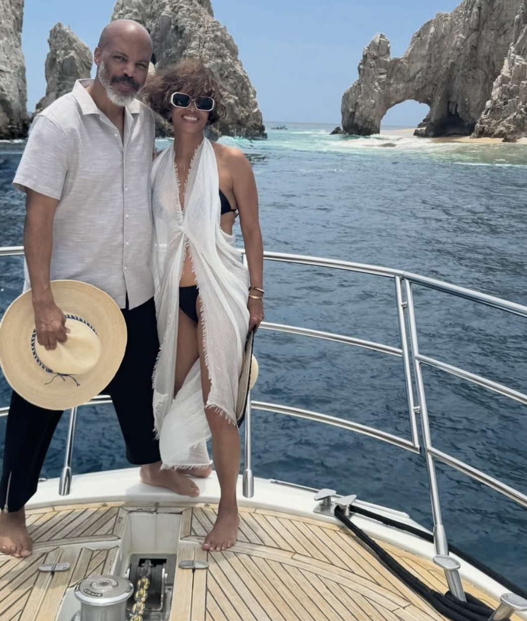 Halle Berry med sin partner på båten vid Cabo San Lucas. Foto: Instagram