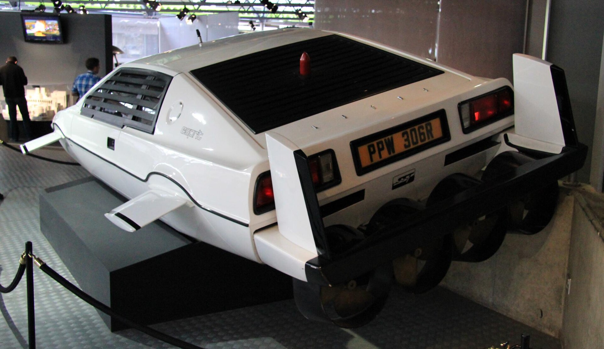 Den vita Lotus Esprit som användes i Bond-filmen Älskade spion