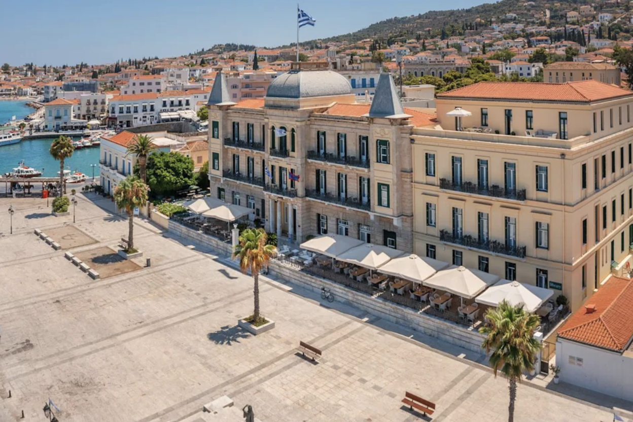 Historiska festivaler och bilfria vägar – ön Spetses seglar upp som Atens främsta alternativ