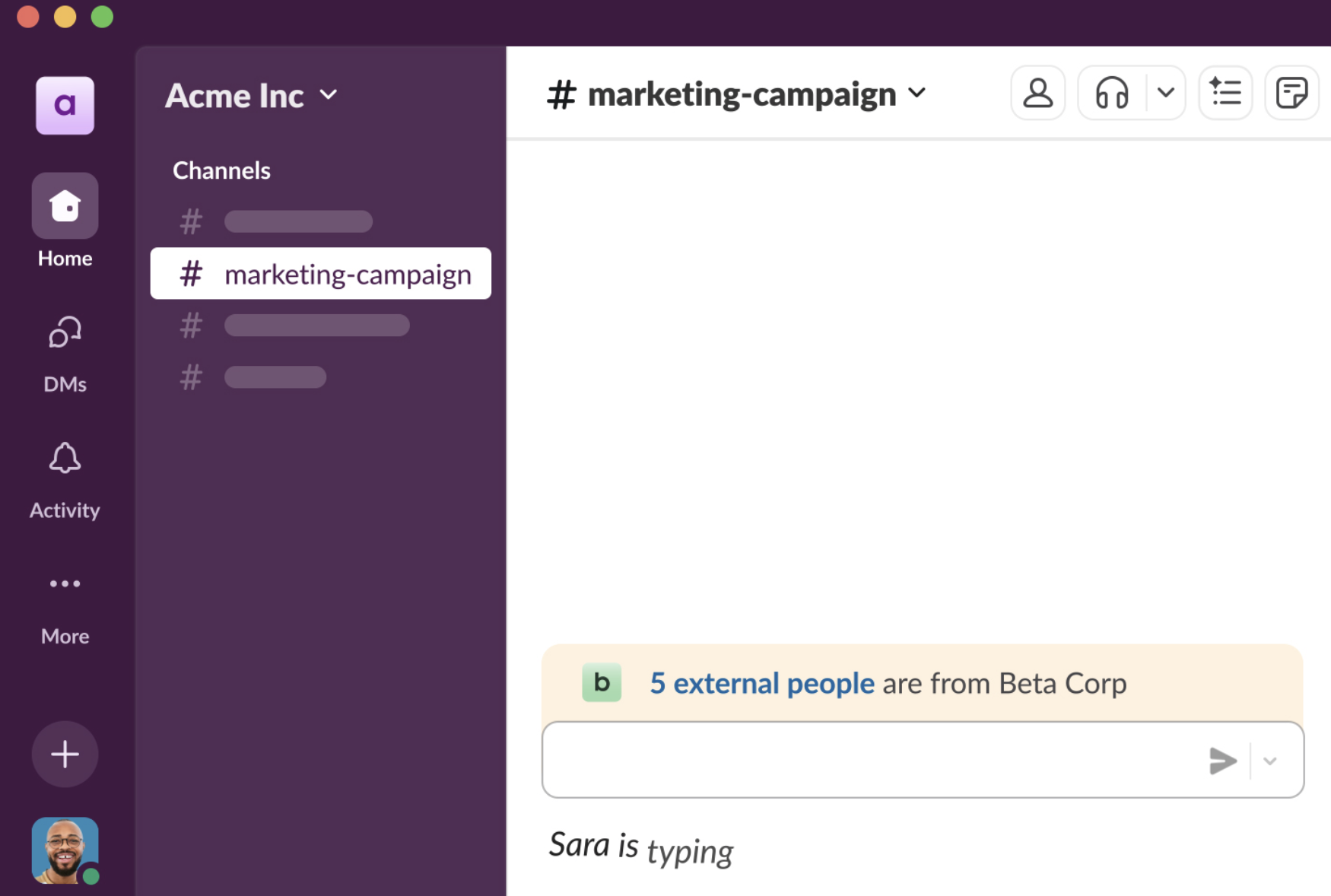 Slack-kanalen marketing-campaign med en gul notis om att fem externa personer är från Beta Corp