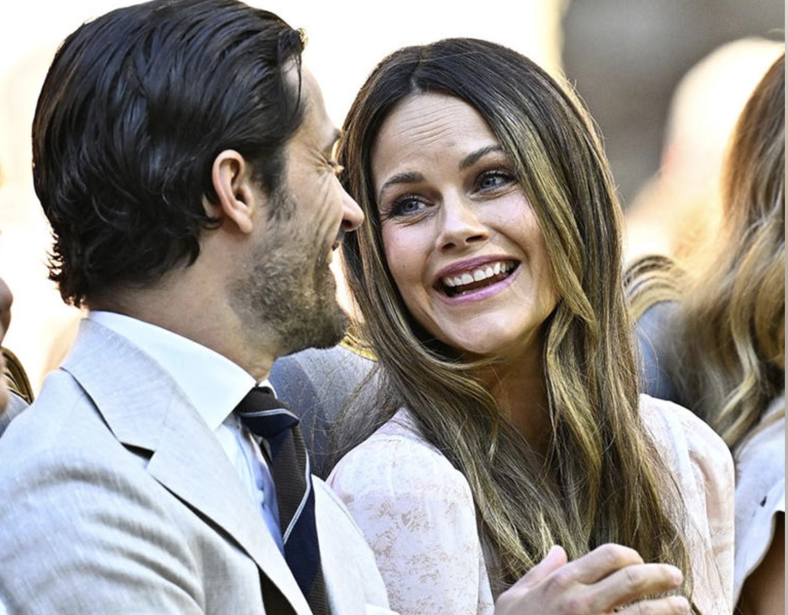 Prins Carl Philip och prinsessan Sofia stärker sitt ideella arbete för barns trygghet på nätet