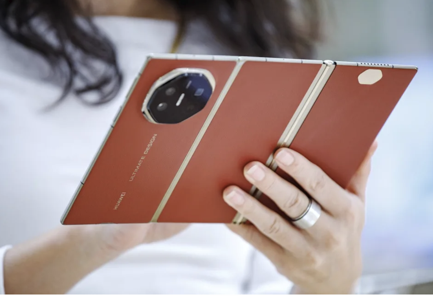 Huawei och Xiaomi visar nya toppmobiler – dagar före Apples vikbara